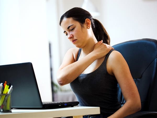 Mỏi cổ sau gáy - Nguyên nhân, phương pháp điều trị và các lời khuyên hữu ích