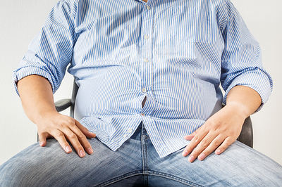 Duỗi thẳng chân bị đau sau đầu gối - Nguyên nhân là gì